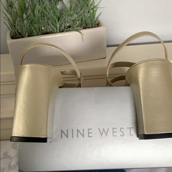 NINE WEST Shoes - Picture 4 of 4